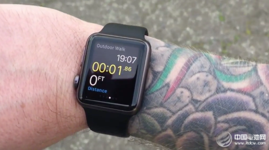 蘋果證實(shí)Apple Watch“紋身門” 用戶皮膚心率傳感器性能 蘋果證實(shí)Apple Watch“紋身門” 用戶皮膚心率傳感器性能