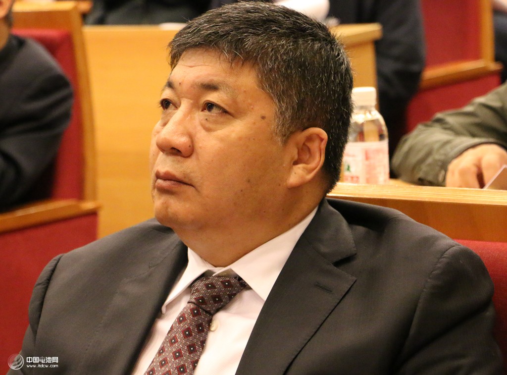 富路集團董事長、山東省汽車行業協會副理事長 陸付軍 富路集團董事長、山東省汽車行業協會副理事長 陸付軍