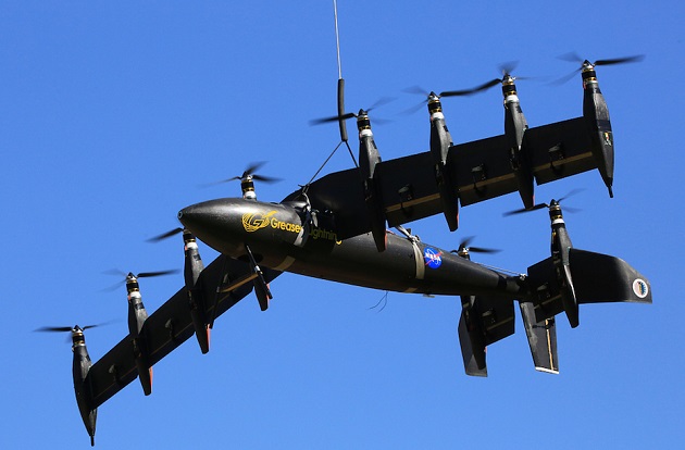 美新型電動飛機試飛成功 由電池驅動擁有10臺引擎