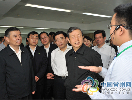 馬凱副總理到常州調(diào)研:推進(jìn)“互聯(lián)網(wǎng)+充電設(shè)施” 馬凱副總理到常州調(diào)研:推進(jìn)“互聯(lián)網(wǎng)+充電設(shè)施”