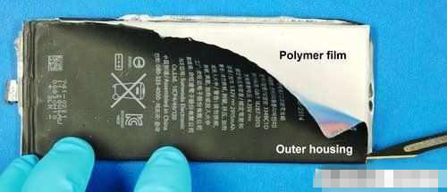 將iPhone 6 Plus電池外殼切開