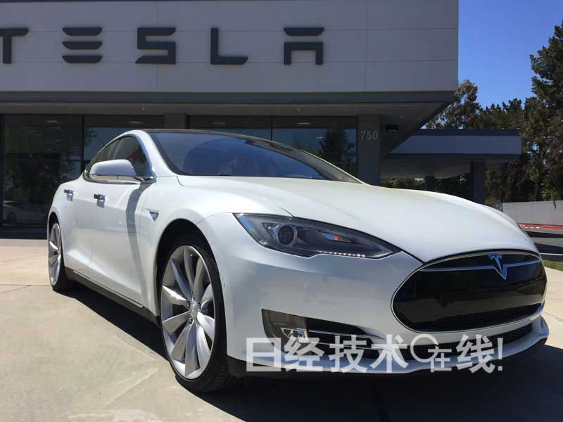 親身感受特斯拉的“車非車，而是計(jì)算機(jī)”