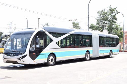 青島雙源無軌電車將運行  自帶電池可“裸奔”