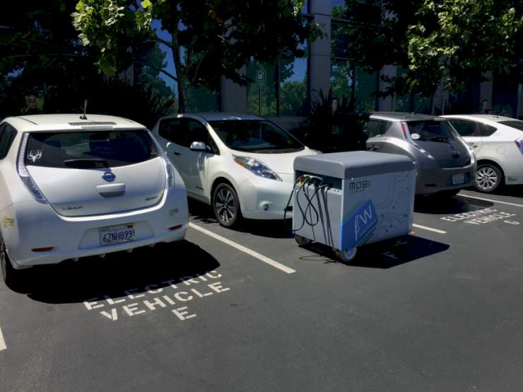 舊電池變身超大“移動(dòng)電源” 解決電動(dòng)車充電問(wèn)題 舊電池變身超大“移動(dòng)電源” 解決電動(dòng)車充電問(wèn)題