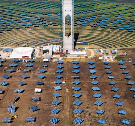 天合光能董事長:中國正走向光伏平價上網時代 天合光能董事長:中國正走向光伏平價上網時代