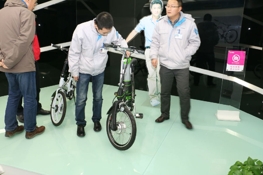 電動(dòng)自行車(chē)