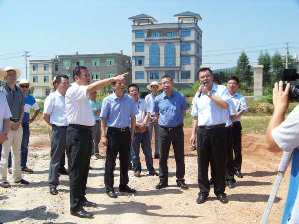 福建漳州市領導到猛獅新能源調研 梁偉新:做出好產品 福建漳州市領導到猛獅新能源調研 梁偉新:做出好產品