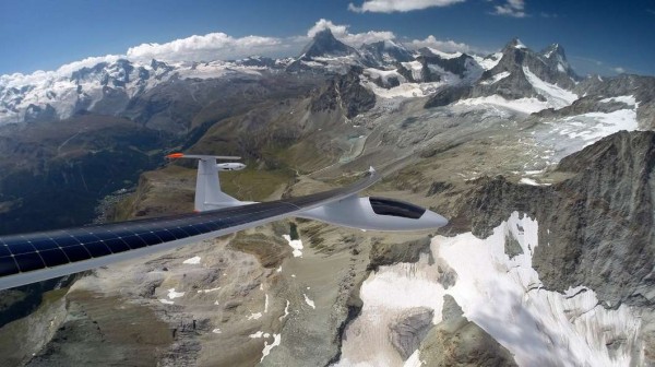 全球首架雙座可乘用太陽能飛機 雙向飛越阿爾卑斯山脈 全球首架雙座可乘用太陽能飛機 雙向飛越阿爾卑斯山脈
