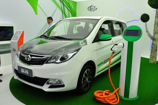 北京新能源車產(chǎn)量過萬 汽油車指標或可買純電動車 北京新能源車產(chǎn)量過萬 汽油車指標或可買純電動車