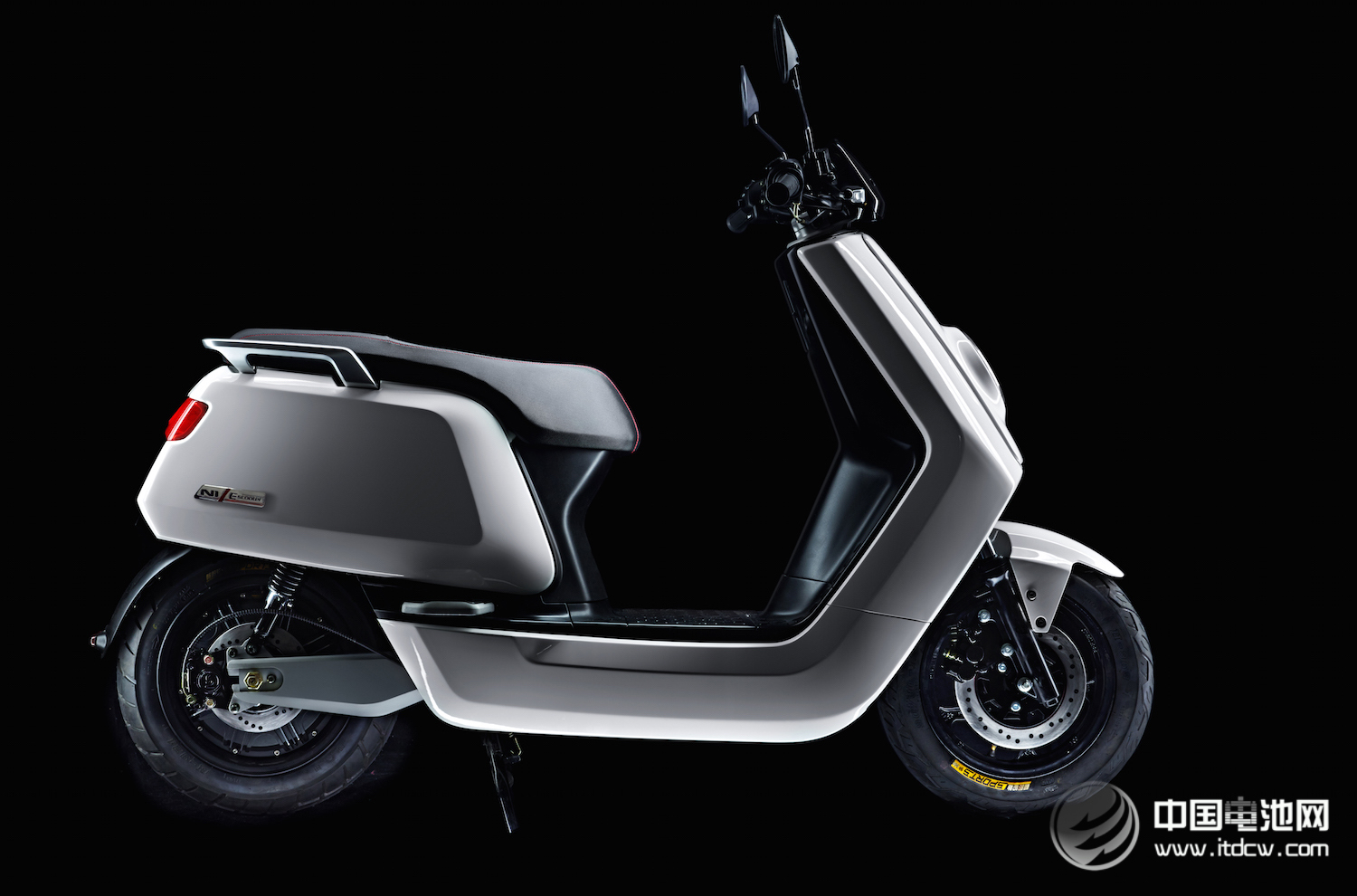 互聯(lián)網(wǎng)+下電動車革命：智能電動車需要重新定義 