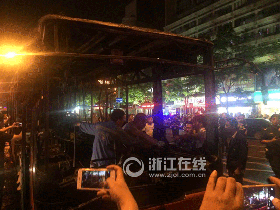 杭州自燃公交車自動滅火器為何失靈？45輛同款車全停運