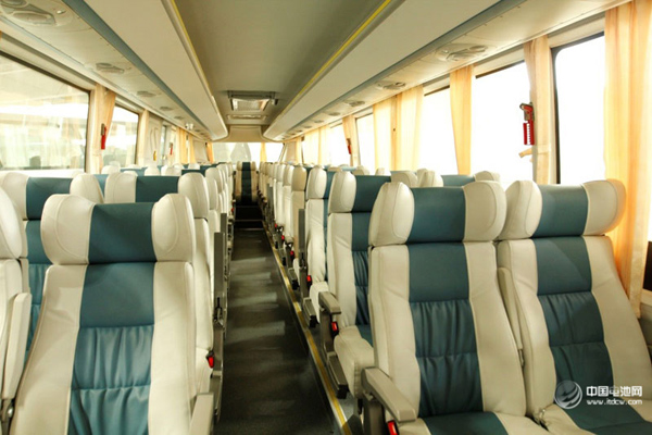 與達沃斯同行  比亞迪C9純電動客車展中國制造雄姿