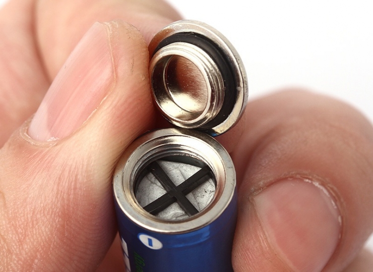 Aquacell Battery:撒泡尿都能給你的電池充電 Aquacell Battery:撒泡尿都能給你的電池充電