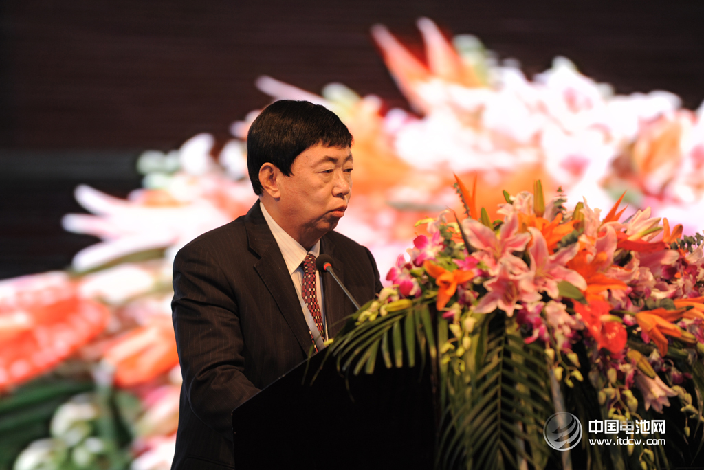 山東省汽車行業(yè)協(xié)會常務(wù)副會長兼秘書長魏學(xué)勤 山東省汽車行業(yè)協(xié)會常務(wù)副會長兼秘書長魏學(xué)勤