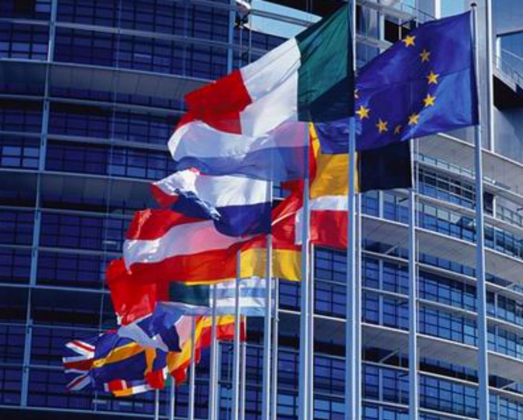 歐盟鋰離子電池技術(shù)研發(fā)現(xiàn)狀:重點在動力電池 歐盟鋰離子電池技術(shù)研發(fā)現(xiàn)狀:重點在動力電池