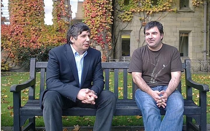 2010年諾貝爾物理學(xué)獎頒發(fā)給了兩名來自英國曼徹斯特大學(xué)的物理學(xué)家：安德烈?海姆和康斯坦丁?諾沃肖洛夫。