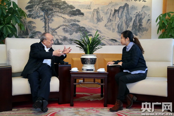 萬(wàn)向集團(tuán)董事局主席魯冠球接受記者專訪 萬(wàn)向集團(tuán)董事局主席魯冠球接受記者專訪