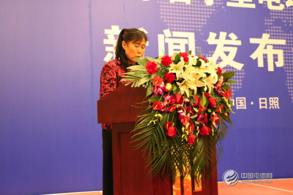 發布會主持人山東省汽車行業協會副秘書長郭金娜