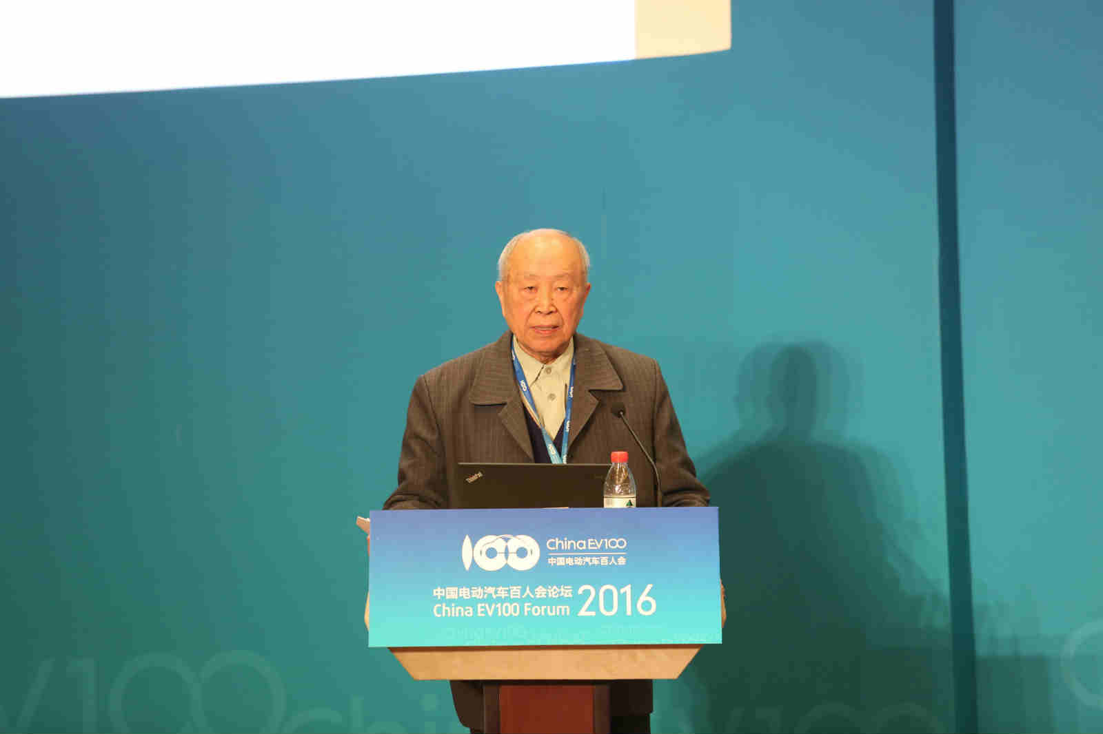 楊裕生院士：建議“十三五”電動汽車補貼總額設1000億上限