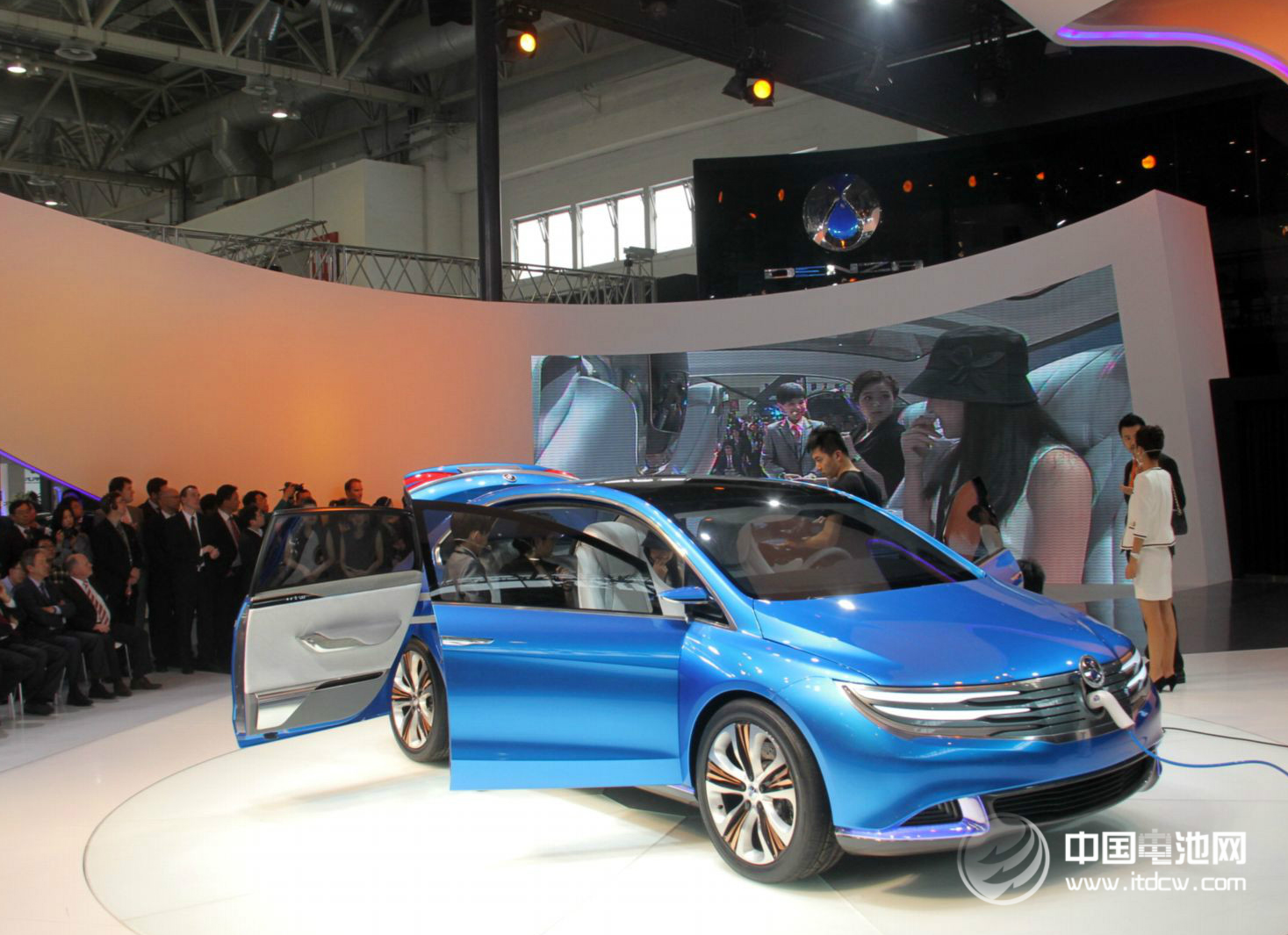 新能源汽車補(bǔ)貼政策醞釀?wù){(diào)整 積分交易機(jī)制有望推出