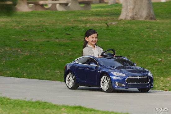 配備音響系統(tǒng)，孩子們可通過(guò)AUX接口在車(chē)上播放自己喜歡的音樂(lè) - 后花園網(wǎng)文 - 汽車(chē)新聞