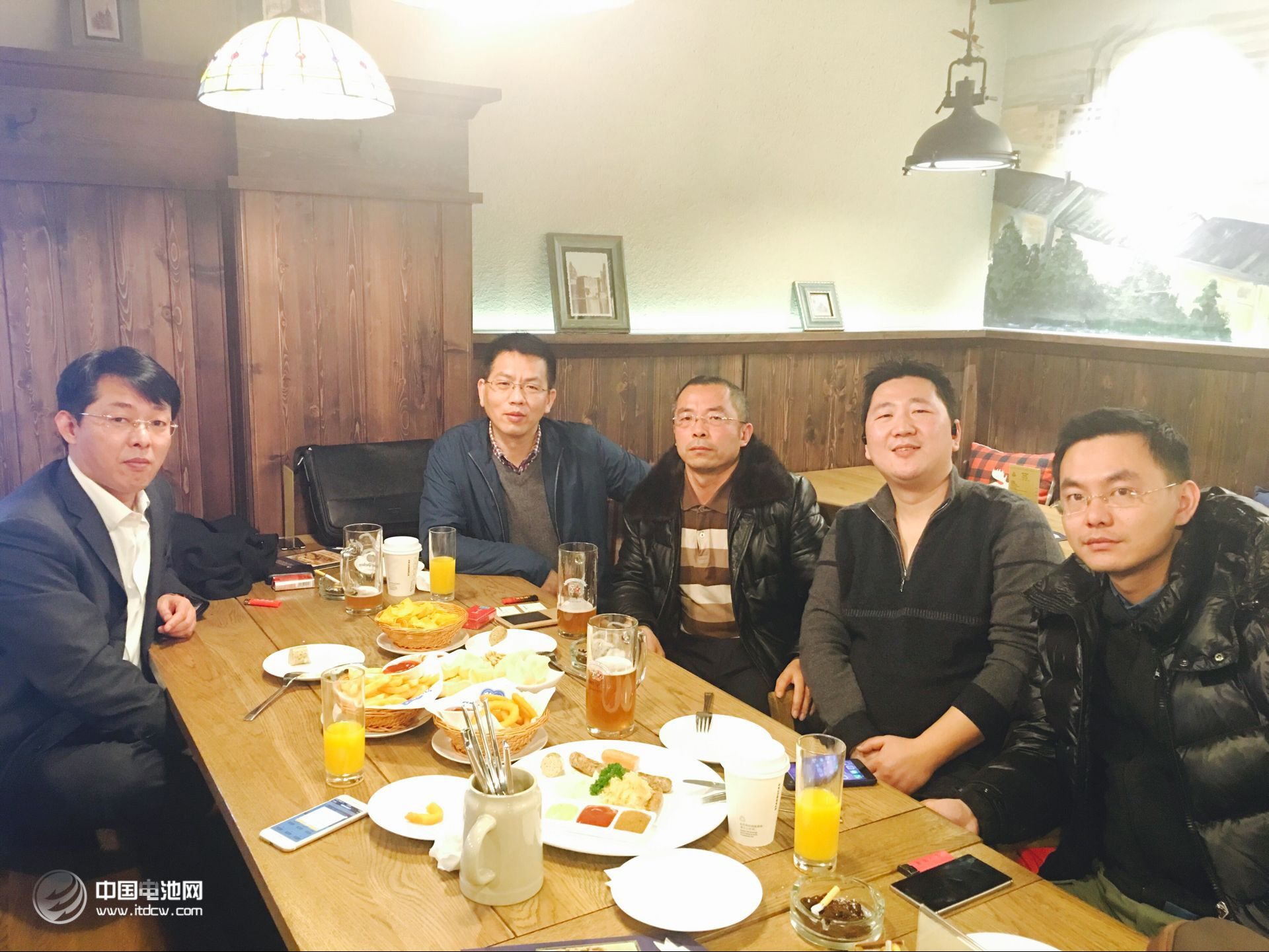 鋰電“達沃斯”秘書長、中國電池網創始人/董事長于清教一行 鋰電“達沃斯”秘書長、中國電池網創始人/董事長于清教一行