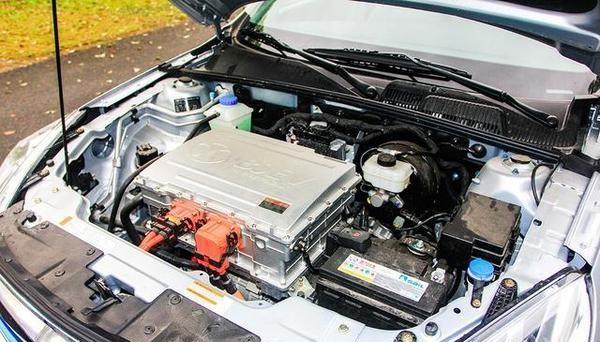 電動(dòng)車(chē)爆發(fā)最大贏(yíng)家：碳酸鋰企業(yè)利潤(rùn)同增超八倍