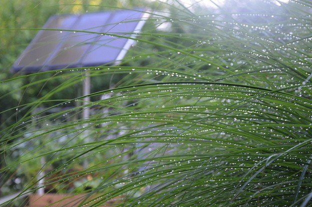 石墨烯又一新應用：讓太陽能板能利用雨水發電