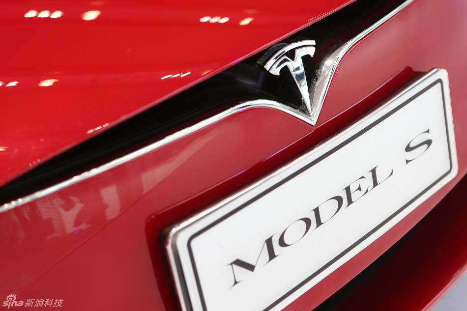 特斯拉新版Model S亮相:在中國防霧霾?改進外觀 特斯拉新版Model S亮相:在中國防霧霾?改進外觀