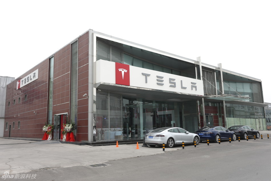 特斯拉新版Model S亮相:在中國防霧霾?改進外觀 特斯拉新版Model S亮相:在中國防霧霾?改進外觀