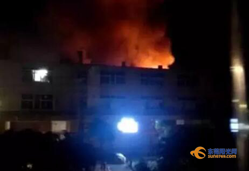 廣東深圳:中準能源廢舊圓柱鋰電池堆冒煙起火 無傷亡 廣東深圳:中準能源廢舊圓柱鋰電池堆冒煙起火 無傷亡