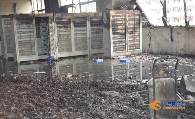 廣東深圳:中準能源廢舊圓柱鋰電池堆冒煙起火 無傷亡 廣東深圳:中準能源廢舊圓柱鋰電池堆冒煙起火 無傷亡