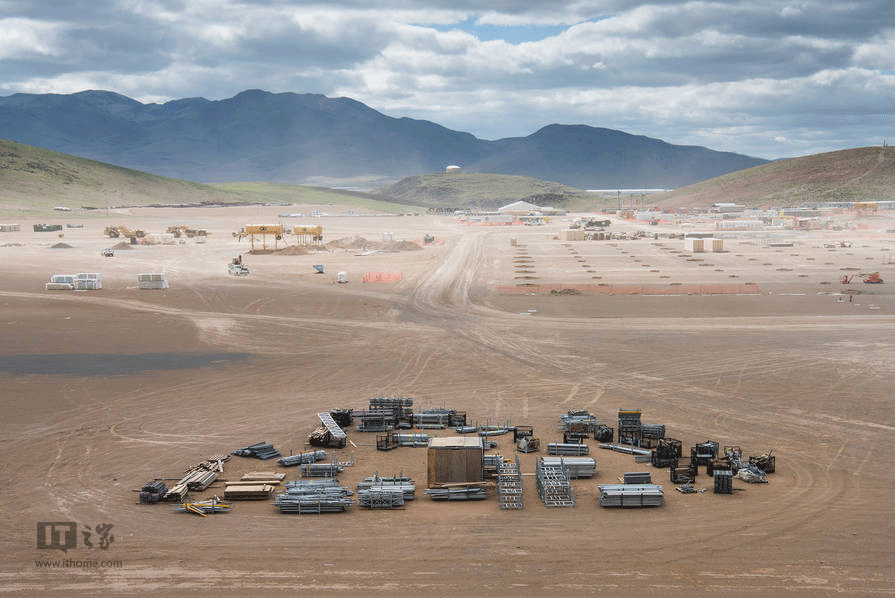 實拍100個足球場大小的特斯拉超級電池工廠 實拍100個足球場大小的特斯拉超級電池工廠