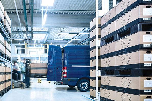 奔馳家用電池向公眾推出 售9000美元 奔馳家用電池向公眾推出 售9000美元