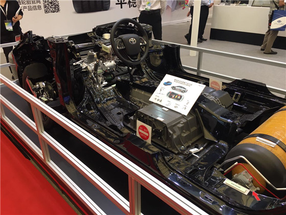 豐田氫燃料電池車“未來”內部結構 豐田氫燃料電池車“未來”內部結構