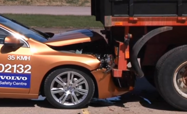 自動(dòng)駕駛車發(fā)生意外誰(shuí)負(fù)責(zé)?79%民眾認(rèn)為責(zé)任當(dāng)屬汽車制造商 自動(dòng)駕駛車發(fā)生意外誰(shuí)負(fù)責(zé)?79%民眾認(rèn)為責(zé)任當(dāng)屬汽車制造商