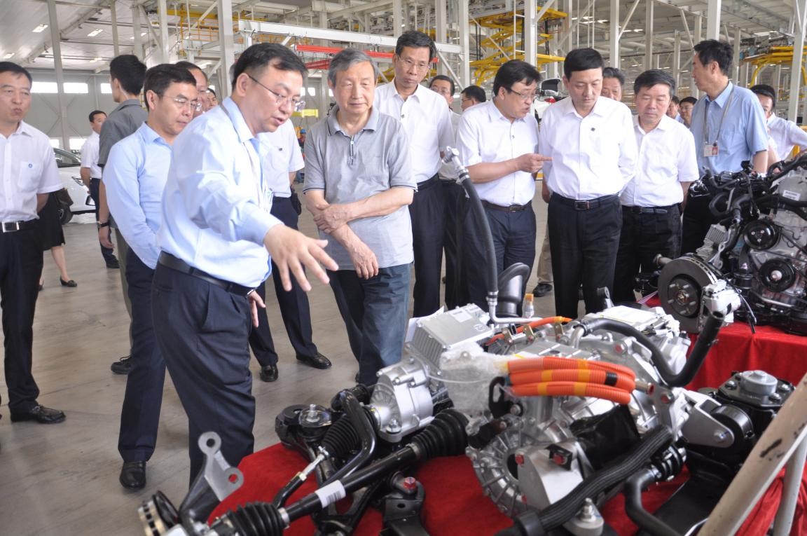 馬凱副總理一行來(lái)訪比亞迪 馬凱副總理一行來(lái)訪比亞迪