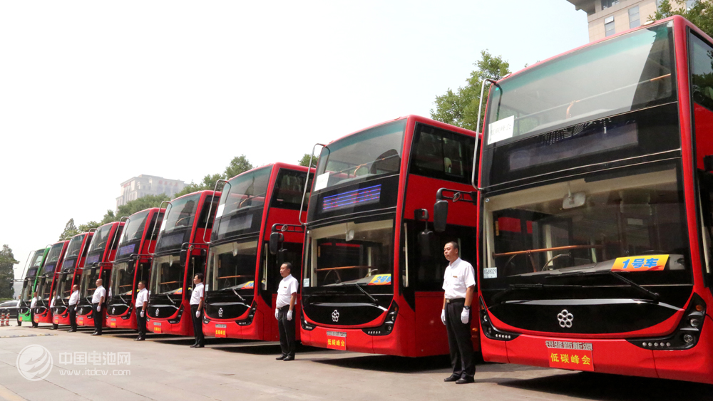 2016年6月8日，銀隆新能源純電動客車榮膺第二屆中美低碳峰會指定用車