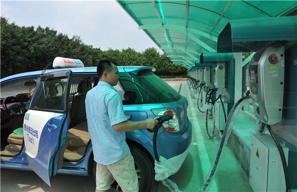 讓電動汽車跑得更“歡” 太原五年將配建5萬個充電樁