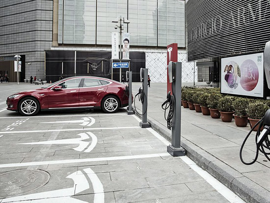 外媒：中國電動汽車野蠻發展 產業或將崩潰