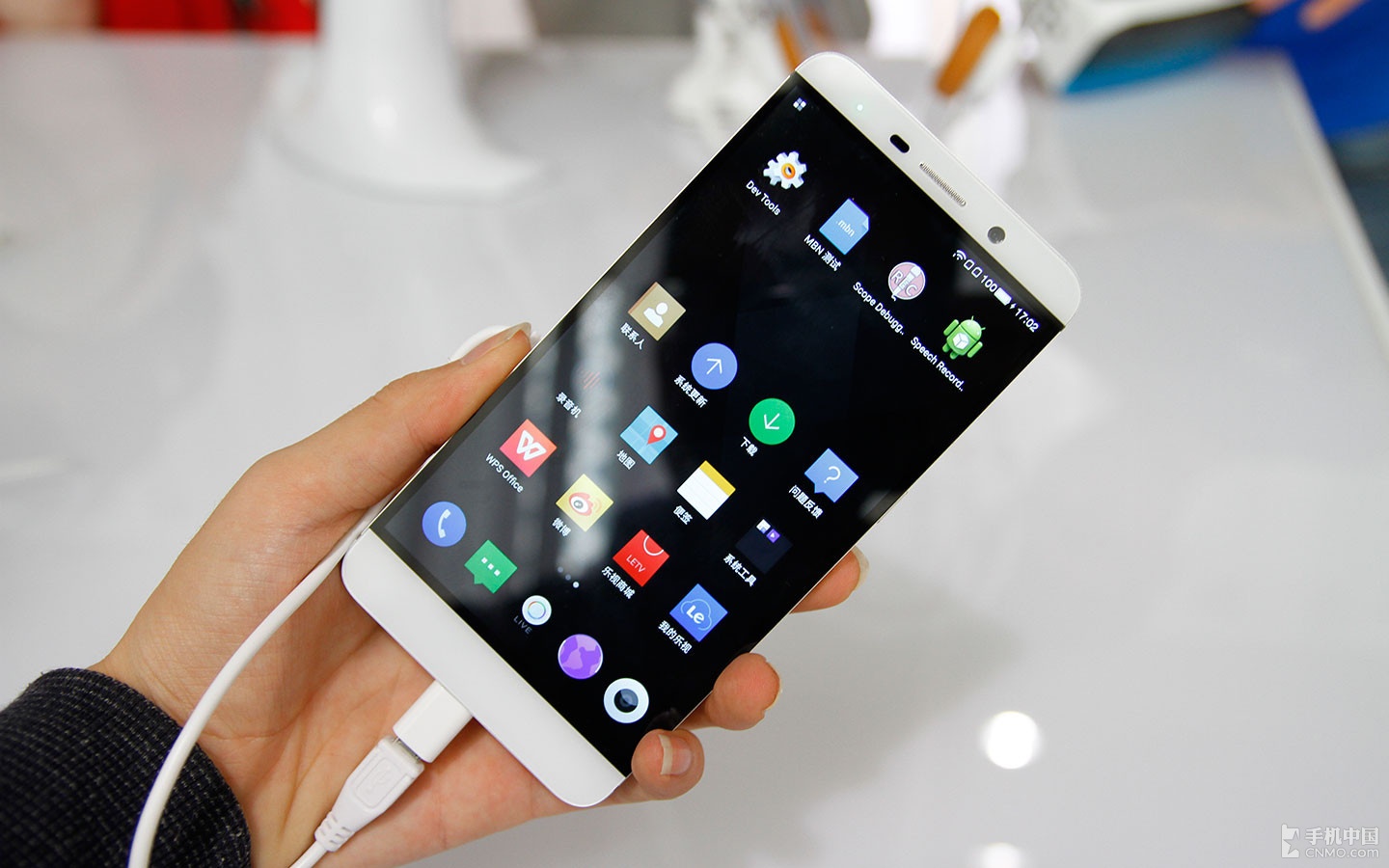 樂視Pro 3手機配5000毫安時電池 機身厚度7毫米 樂視Pro 3手機配5000毫安時電池 機身厚度7毫米