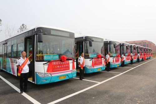 140輛純電動公交開進青島藍(lán)色硅谷