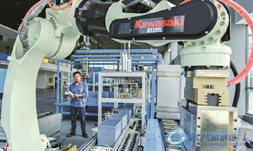 浙江海悅機器人成功自主研發(fā)鉛酸蓄電池生產線 浙江海悅機器人成功自主研發(fā)鉛酸蓄電池生產線