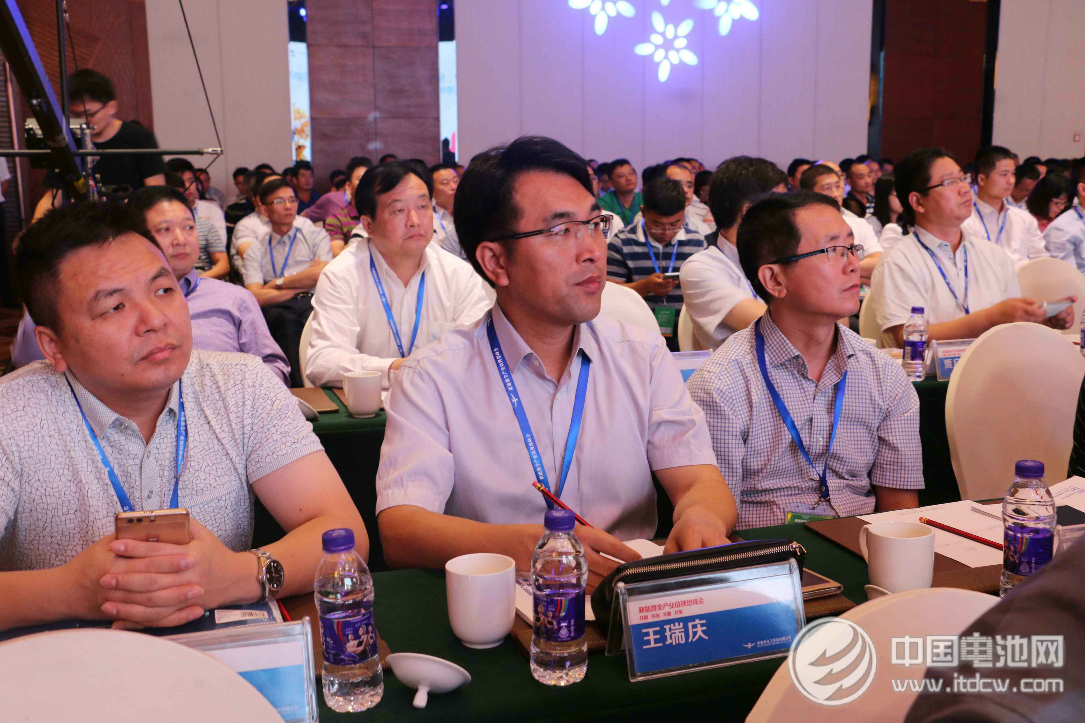 把脈鋰電發(fā)展趨勢 新能源全產業(yè)鏈鋰想峰會焦作“論劍”
