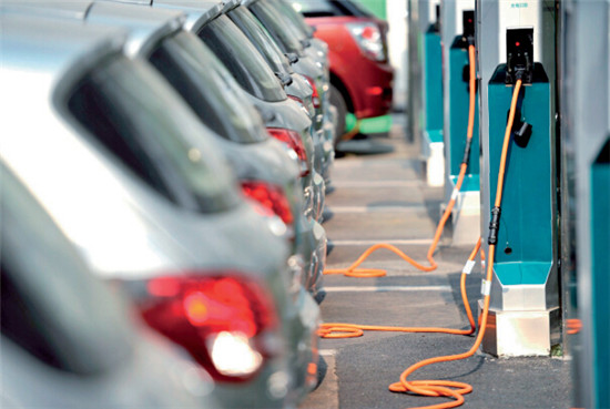 傳統車企動能不足 油耗達標管理尚需有效的獎懲機制