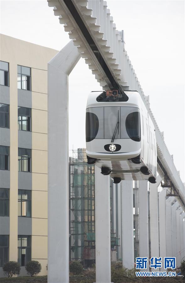 中國(guó)首輛鋰電池動(dòng)力包空鐵 在成都雙流掛線 中國(guó)首輛鋰電池動(dòng)力包空鐵 在成都雙流掛線