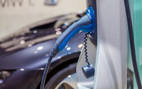 市場(chǎng)熱火不懼補(bǔ)貼退坡 新能源汽車爆將迎爆發(fā)