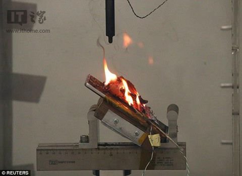 新加坡實驗室測試Note 7手機電池,驚人爆炸圖曝光 新加坡實驗室測試Note 7手機電池,驚人爆炸圖曝光