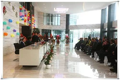 鉛酸電池迎革命 安徽潤(rùn)爾光電集團(tuán)納米硅鎂固體電池投產(chǎn) 鉛酸電池迎革命 安徽潤(rùn)爾光電集團(tuán)納米硅鎂固體電池投產(chǎn)