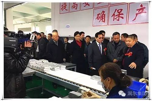 鉛酸電池迎革命 安徽潤(rùn)爾光電集團(tuán)納米硅鎂固體電池投產(chǎn) 鉛酸電池迎革命 安徽潤(rùn)爾光電集團(tuán)納米硅鎂固體電池投產(chǎn)